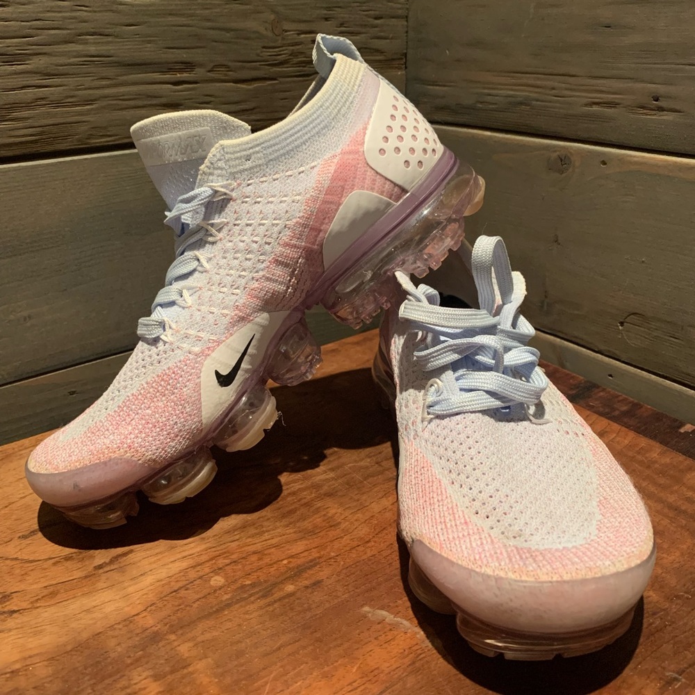 Nike air vapormax pink & white Girl Teen size 6.5